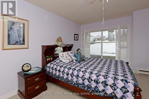 #113 -1 Heritage Way, Kawartha Lakes, ON - Indoor Photo Showing Bedroom