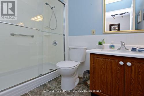 #113 -1 Heritage Way, Kawartha Lakes, ON - Indoor Photo Showing Bathroom