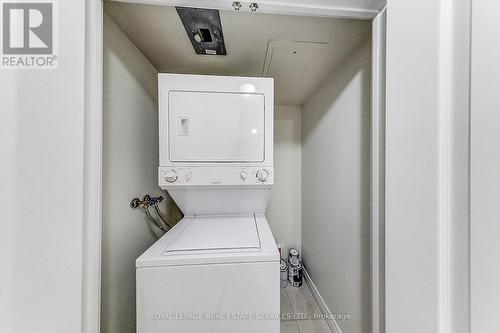 #909 -70 Town Centre Crt, Toronto, ON - Indoor Photo Showing Laundry Room