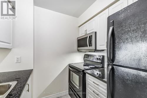 #909 -70 Town Centre Crt, Toronto, ON - Indoor Photo Showing Kitchen