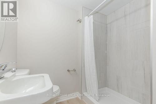 38 Laidlaw Street, Wasaga Beach, ON - Indoor Photo Showing Bathroom