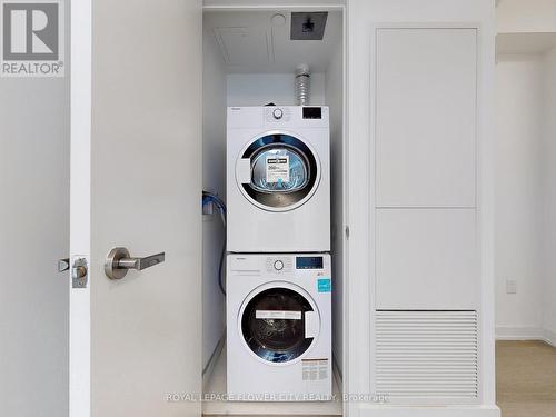 #5007 -3883 Quartz Rd, Mississauga, ON - Indoor Photo Showing Laundry Room
