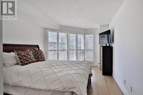 #720 -2261 Lake Shore Blvd W, Toronto, ON - Indoor Photo Showing Bedroom