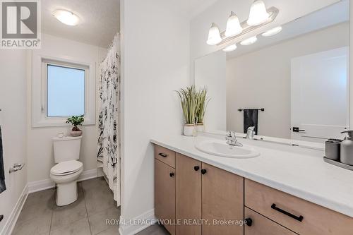 593 Benninger Drive, Kitchener, ON - Indoor Photo Showing Bathroom