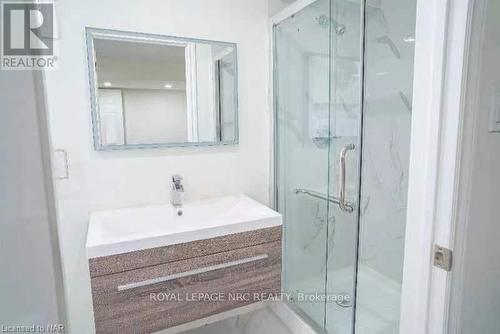 13 Winterberry Boulevard, Thorold, ON - Indoor Photo Showing Bathroom