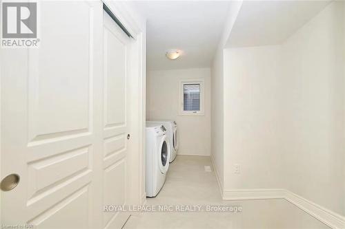 13 Winterberry Boulevard, Thorold, ON - Indoor Photo Showing Laundry Room