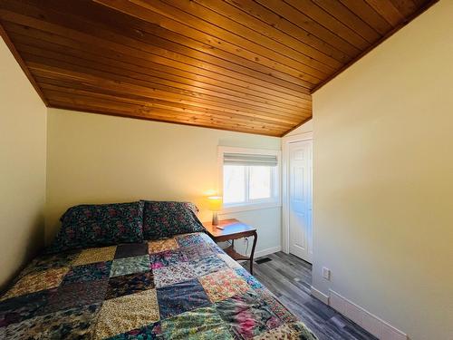 833 - 880 Northstar Drive, Kimberley, BC - Indoor Photo Showing Bedroom