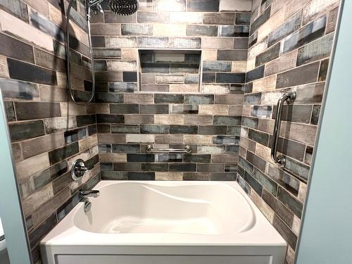 833 - 880 Northstar Drive, Kimberley, BC - Indoor Photo Showing Bathroom