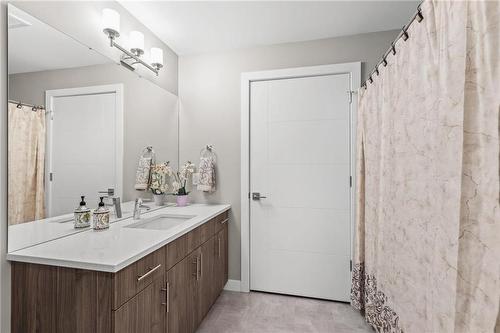 120 1505 Molson Street, Winnipeg, MB - Indoor Photo Showing Bathroom
