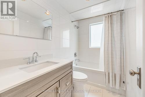 16 Farnham Ave, Toronto, ON - Indoor Photo Showing Bathroom