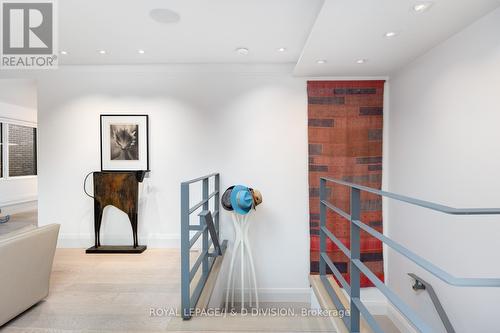 16 Farnham Avenue, Toronto, ON - Indoor Photo Showing Other Room