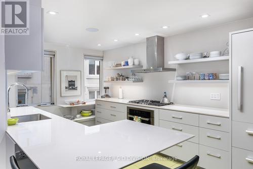 16 Farnham Avenue, Toronto, ON - Indoor Photo Showing Kitchen With Upgraded Kitchen