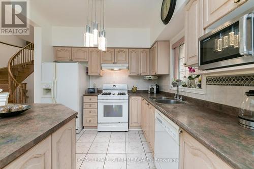 35 Sam Frustaglio Drive, Toronto, ON - Indoor Photo Showing Kitchen With Double Sink
