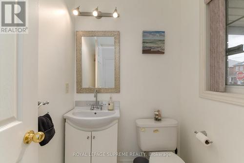 35 Sam Frustaglio Dr, Toronto, ON - Indoor Photo Showing Bathroom