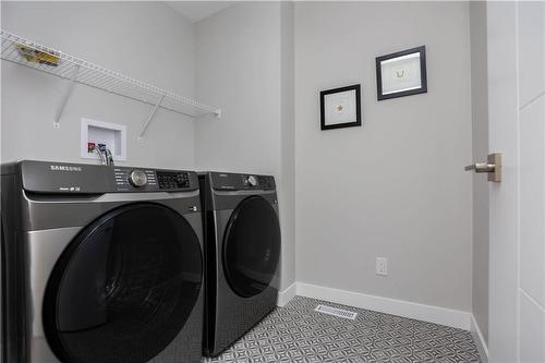 40 Goodman Drive, Winnipeg, MB - Indoor Photo Showing Laundry Room