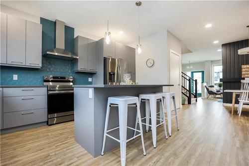 40 Goodman Drive, Winnipeg, MB - Indoor Photo Showing Kitchen With Upgraded Kitchen