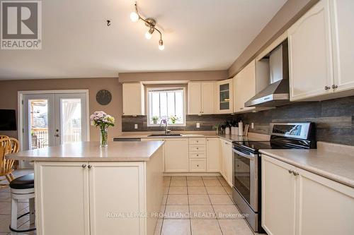 1723 Ravenwood Dr, Peterborough, ON - Indoor Photo Showing Kitchen