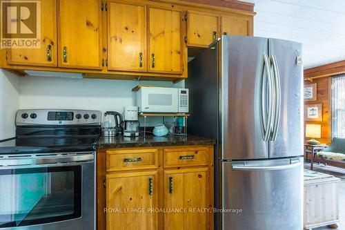 335 Rainbow Drive, Otonabee-South Monaghan, ON - Indoor Photo Showing Kitchen