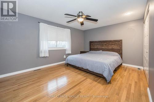 288 Salisbury Avenue, Cambridge, ON - Indoor Photo Showing Bedroom