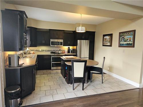 695 Myers Road|Unit #11, Cambridge, ON - Indoor Photo Showing Kitchen With Upgraded Kitchen