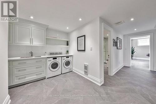 1257 Tecumseh Park Drive, Mississauga, ON - Indoor Photo Showing Laundry Room