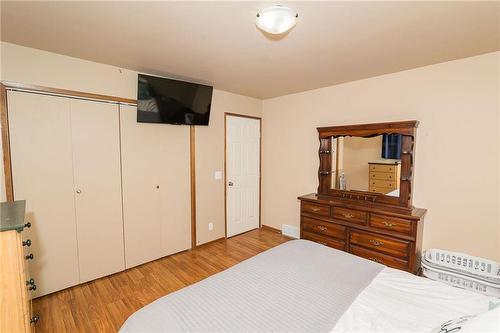 25062 Pr 245 Highway, Dufferin, MB - Indoor Photo Showing Bedroom