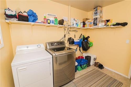25062 Pr 245 Highway, Dufferin, MB - Indoor Photo Showing Laundry Room