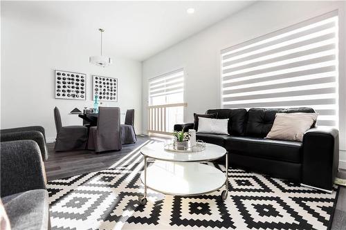 78 Cornerstone Heights, West St Paul, MB - Indoor Photo Showing Living Room