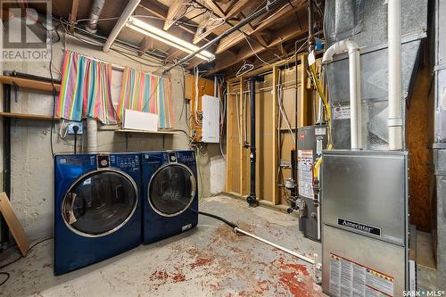 726 Grandview Street W, Moose Jaw, SK - Indoor Photo Showing Laundry Room