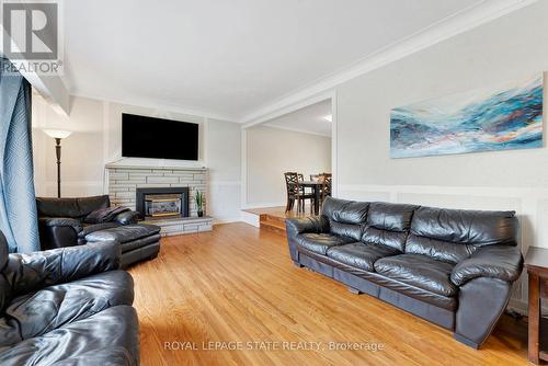 477 Rymal Rd W, Hamilton, ON - Indoor Photo Showing Living Room With Fireplace