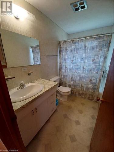 449 Valois Drive, Mattawa, ON - Indoor Photo Showing Bathroom