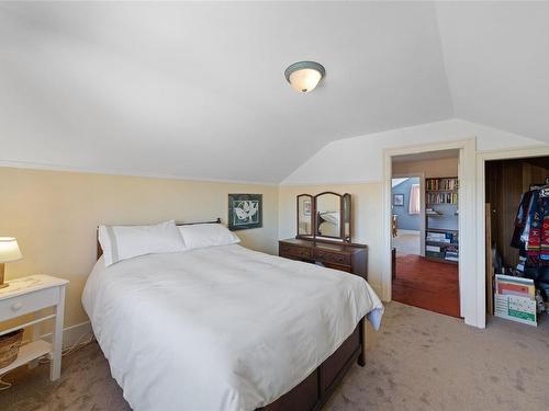 3127 Fifth St, Victoria, BC - Indoor Photo Showing Bedroom