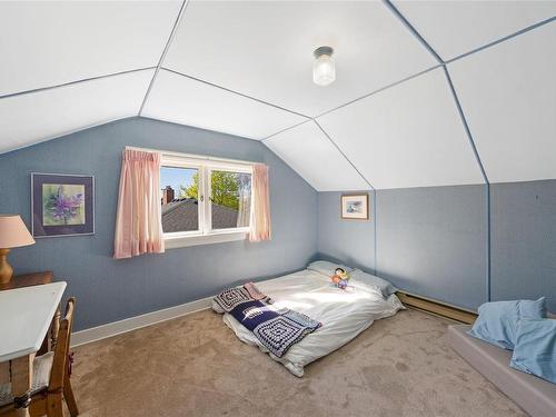3127 Fifth St, Victoria, BC - Indoor Photo Showing Bedroom