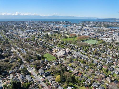 3127 Fifth St, Victoria, BC - Outdoor With View