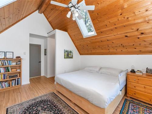 361 Collins Rd, Salt Spring, BC - Indoor Photo Showing Bedroom
