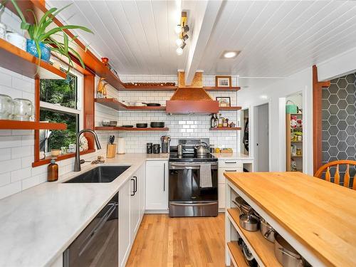 361 Collins Rd, Salt Spring, BC - Indoor Photo Showing Kitchen