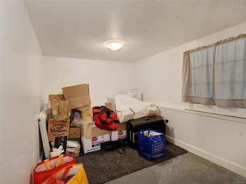 1727 Lee Ave, Victoria, BC - Indoor Photo Showing Other Room
