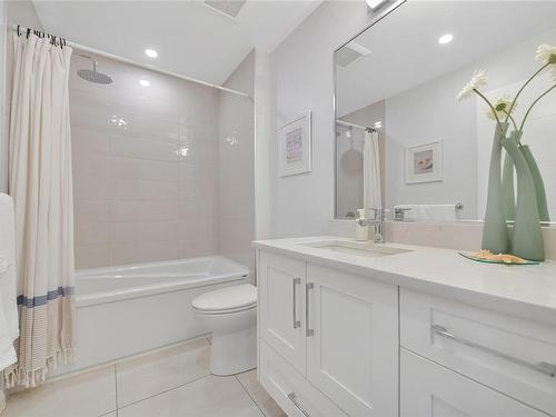 209-745 Travino Lane, Saanich, BC - Indoor Photo Showing Bathroom