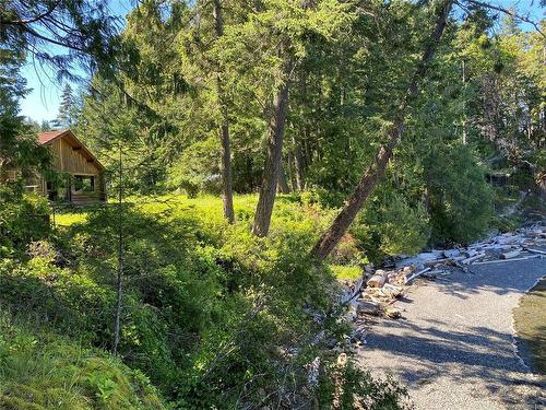 4312 Clam Bay Rd, Pender Island, BC - Outdoor