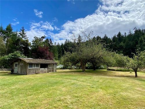 4312 Clam Bay Rd, Pender Island, BC - Outdoor