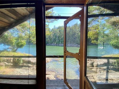 4312 Clam Bay Rd, Pender Island, BC - Indoor Photo Showing Other Room With Body Of Water