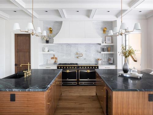 3255 Norfolk Rd, Oak Bay, BC - Indoor Photo Showing Kitchen With Upgraded Kitchen