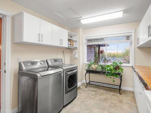 775 Southland Way, Nanaimo, BC - Indoor Photo Showing Laundry Room