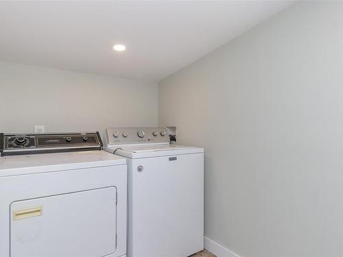 2280 Cowichan Bay Rd, Cowichan Bay, BC - Indoor Photo Showing Laundry Room