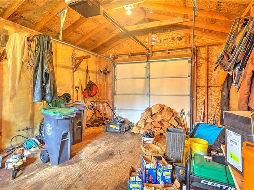 150 & 160 Gravelle Pl, Lake Cowichan, BC - Indoor Photo Showing Garage