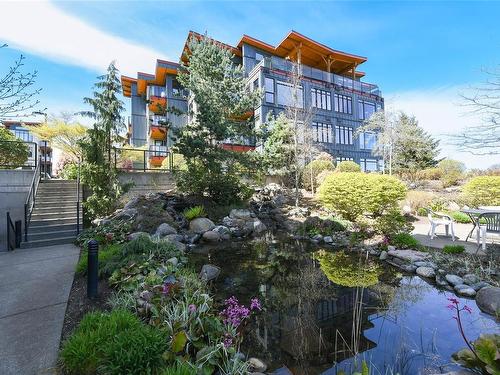 135-2300 Mansfield Dr, Courtenay, BC - Outdoor With Balcony