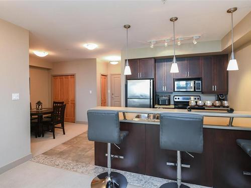 135-2300 Mansfield Dr, Courtenay, BC - Indoor Photo Showing Kitchen With Upgraded Kitchen