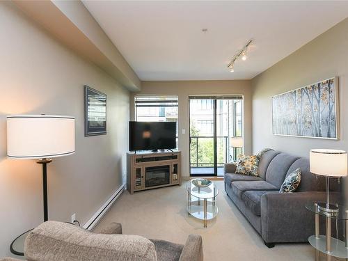 135-2300 Mansfield Dr, Courtenay, BC - Indoor Photo Showing Living Room