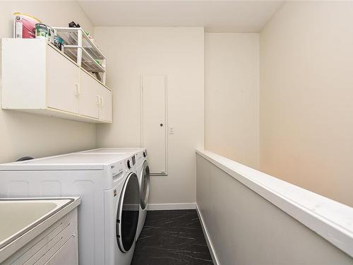 1757 Harmston Ave, Courtenay, BC - Indoor Photo Showing Laundry Room