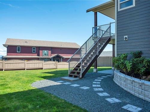 664 Nodales Dr, Campbell River, BC - Outdoor With Exterior